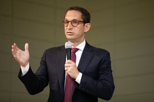 Photo of San Francisco's Mayor-Elect, Daniel Lurie, taken by Thomas Hawk in 2024 and licensed by Creative Commons.